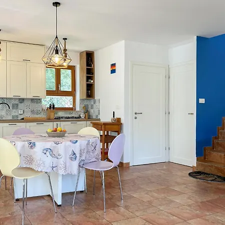 Lovely In With House A Panoramic View *